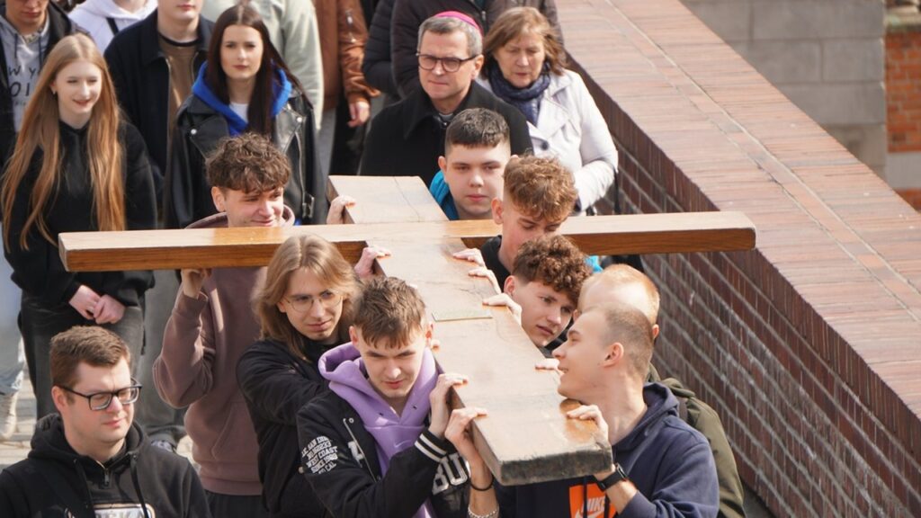 Maturzyści pielgrzymowali na Jasną Górę