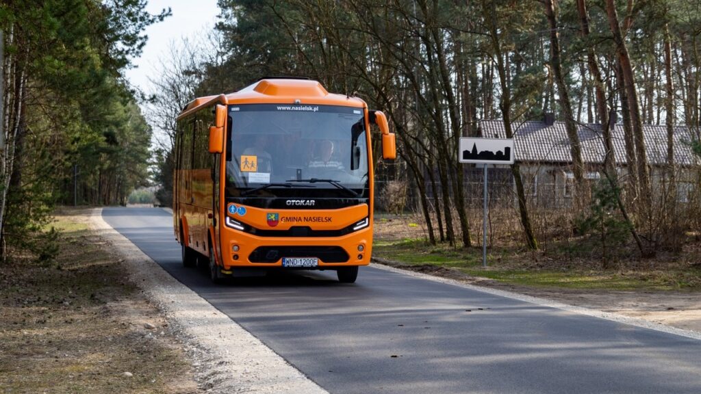 Nowy autobus szkolny dla gminy Nasielsk. Jest dofinansowanie ponad 300 tys. zł