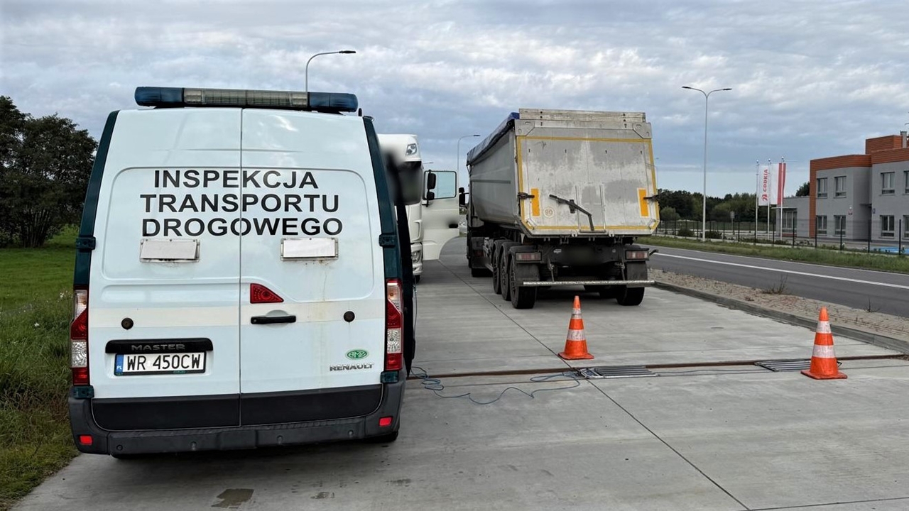Zestaw przeładowany burakami cukrowymi zatrzymany w Glinojecku