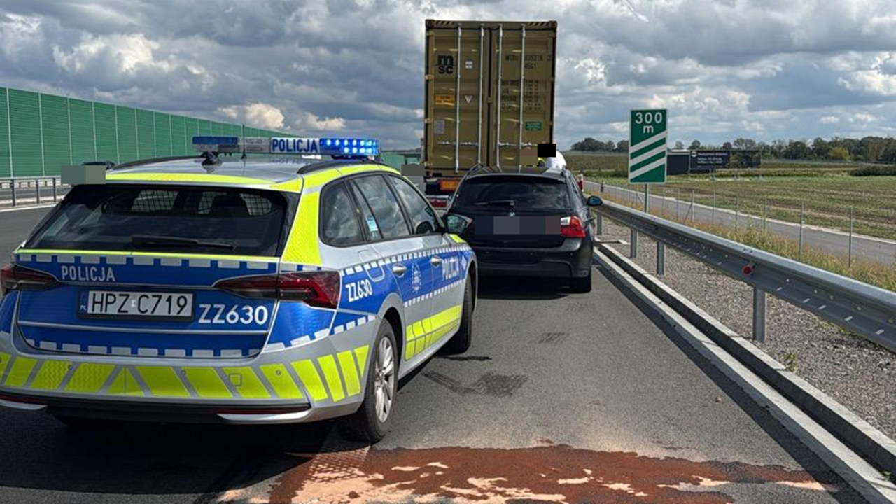 Niebezpieczna jazda zakończona kolizją. Kierowca BMW ukarany surowym mandatem i punktami karnymi