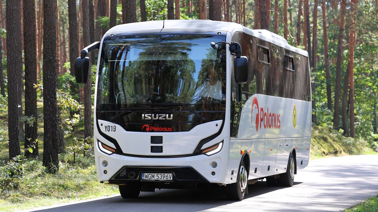 Dwa nowe autobusy już w drodze. ISUZU Grand Toro XL wyjadą na trasę z Leoncina do Warszawy