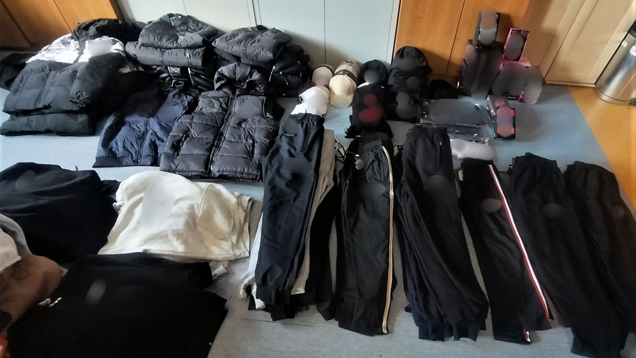 Znane marki, nieoryginalny towar. Płońscy policjanci ujawnili podróbki na targowisku