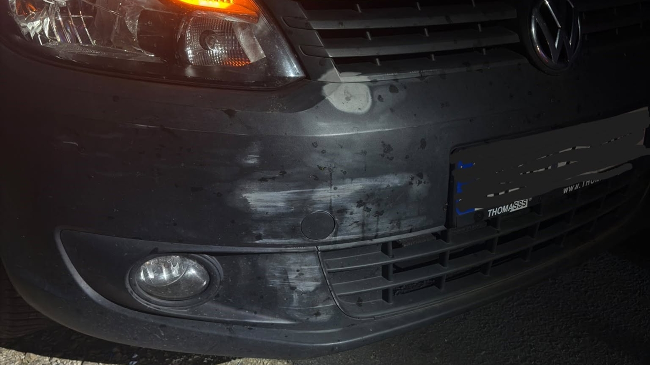 Potrącenie dwóch pieszych w Morgach. 49-latka trafiła do szpitala