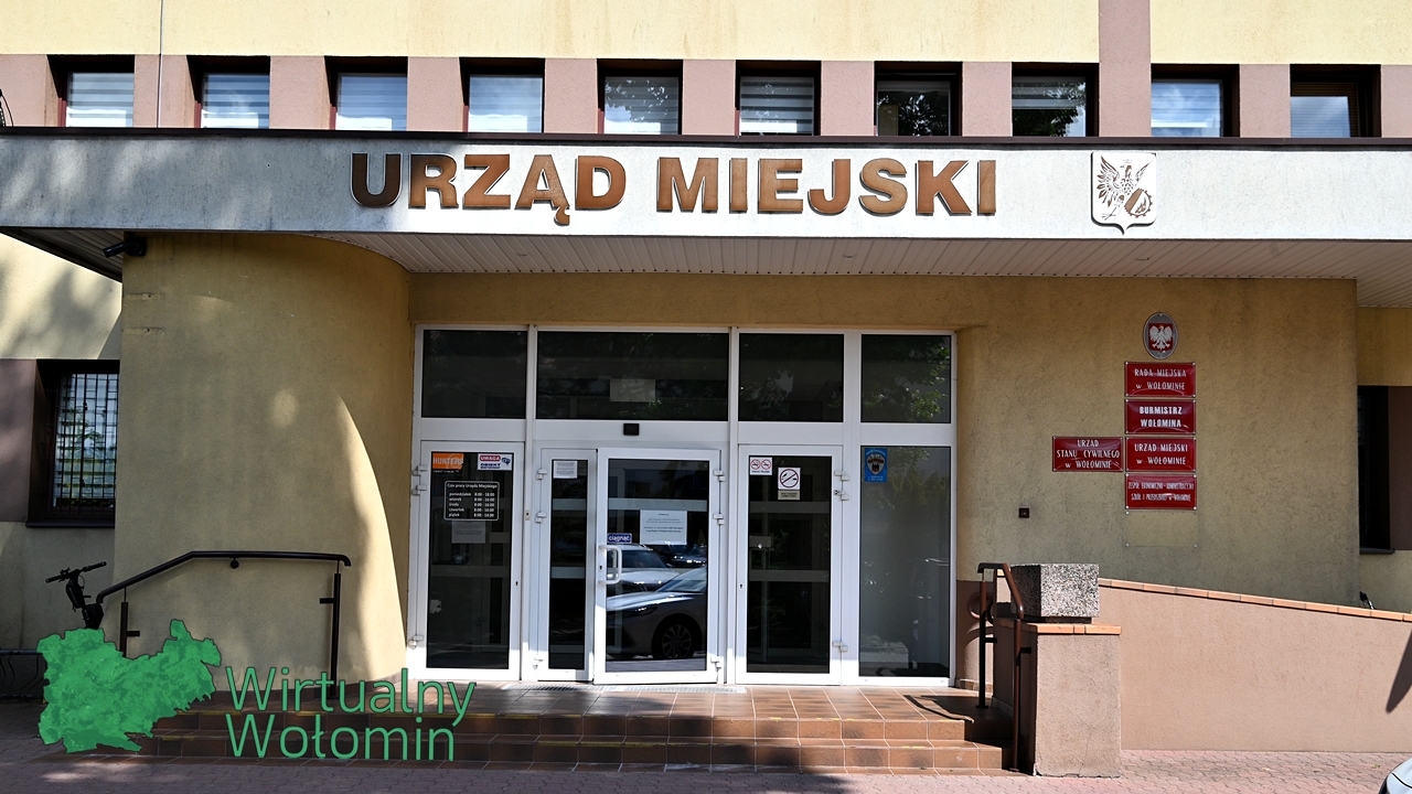 Wzmożone patrole przy szkołach w Wołominie. Dwie placówki odwołują jutrzejsze zajęcia