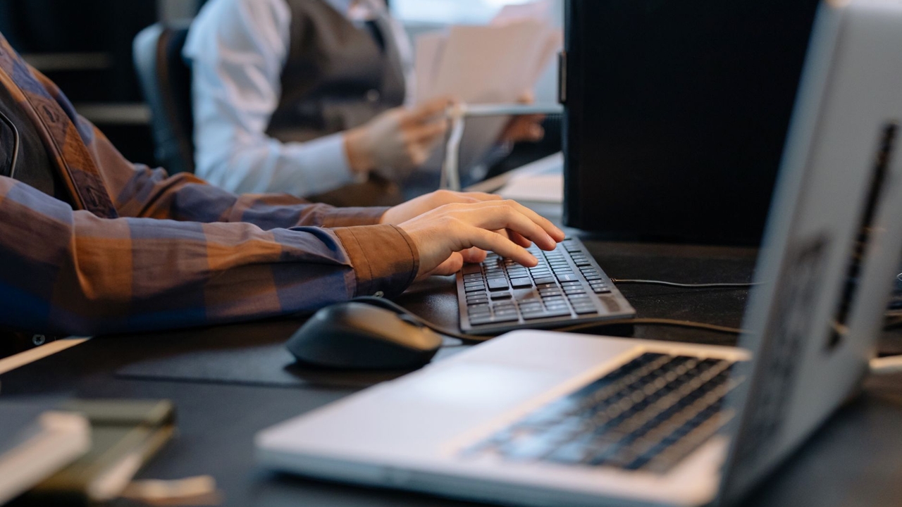 Obsługa informatyczna firm w Warszawie – na co zwrócić uwagę